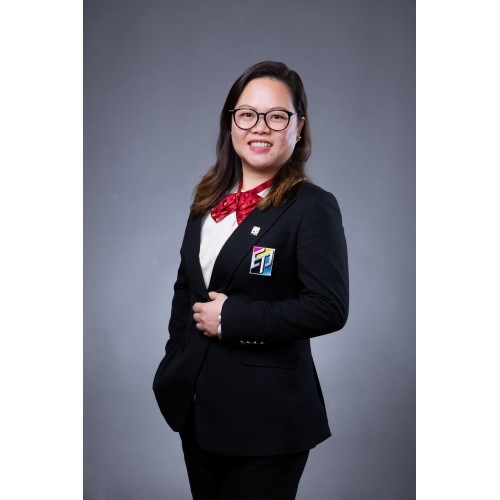 黃麗婷女士